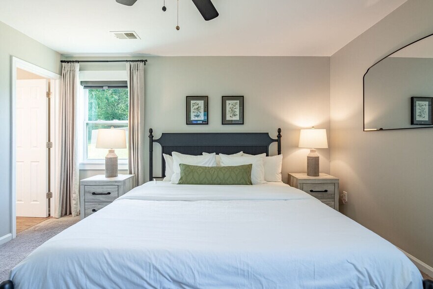 Building Photo - 25 Jennifer Ln