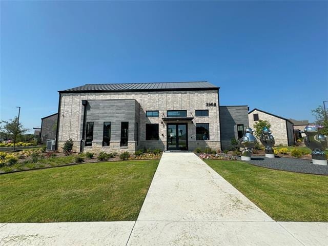 Building Photo - 3720 Canyon Dr