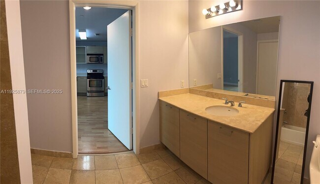 Building Photo - 350 NE 24th St