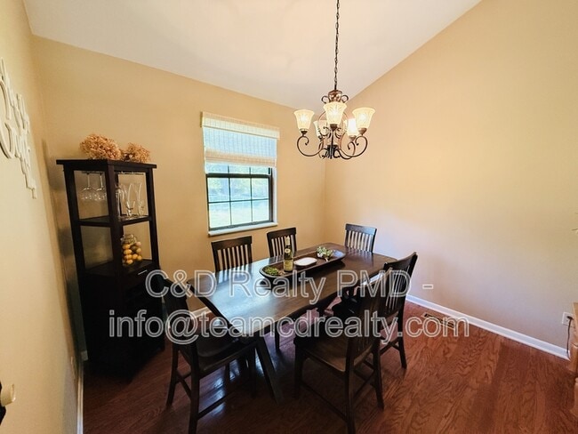 Building Photo - 8462 Glenbrook Dr