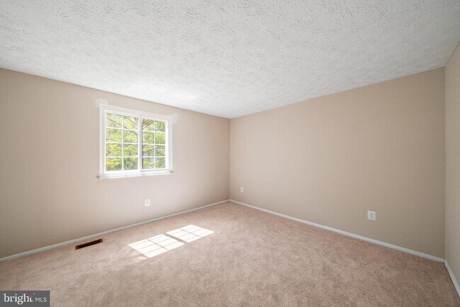 Building Photo - 1103 Burwick Dr