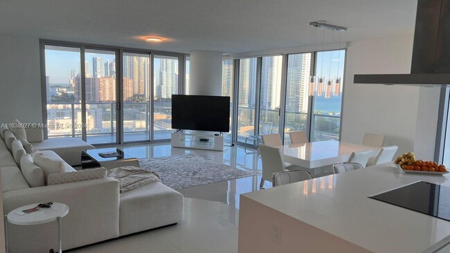 Building Photo - 300 Sunny Isles Blvd