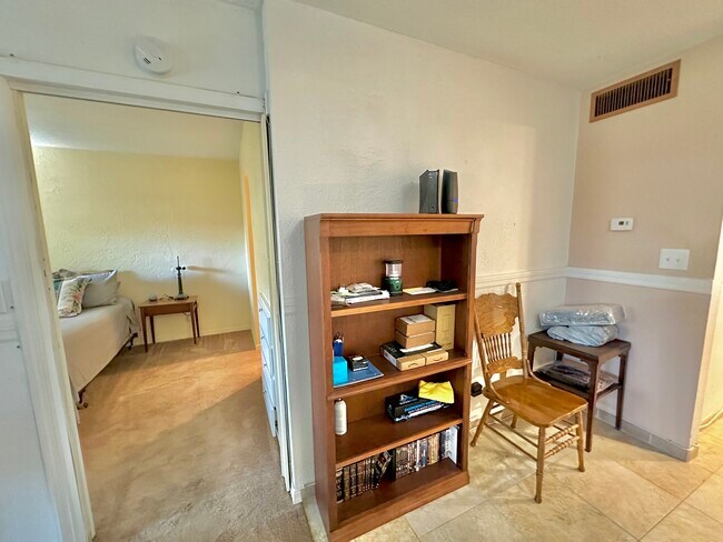 Building Photo - 8304 Bardmoor Blvd