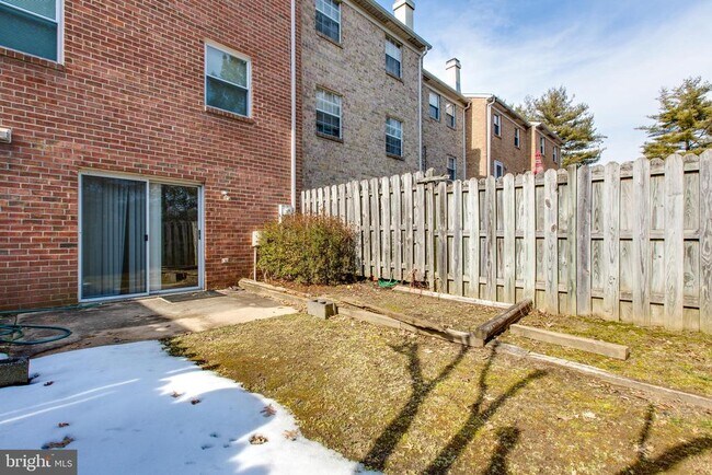Building Photo - 3570 Lowlen Ct