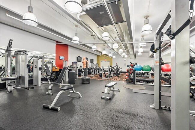 Building Photo - 101 S Eola Dr