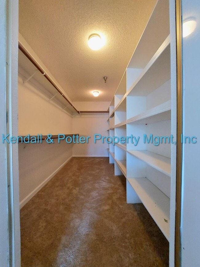 Building Photo - Large Updated 2 Bedroom Condo In Watsonville!