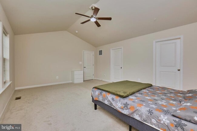 Building Photo - 1006 Shenandoah View Pkwy