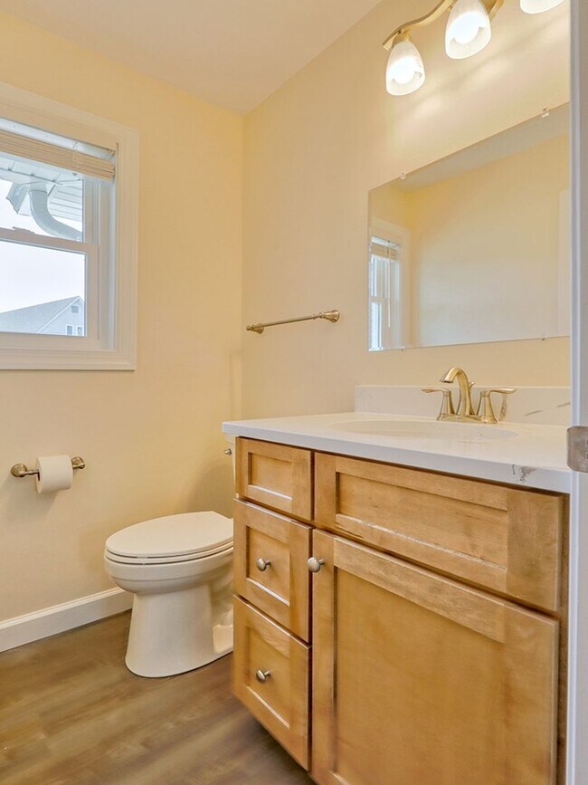 Building Photo - Great Views in Milton! 3-bedroom, 2.5 bath...