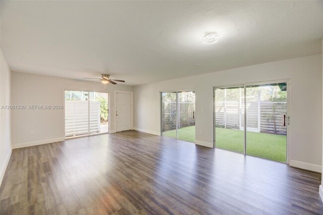 Building Photo - 565 NW 97th Ave