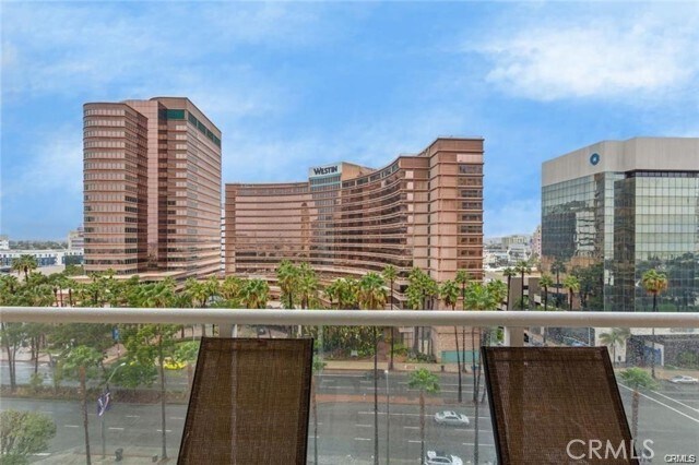 Building Photo - 388 E Ocean Blvd