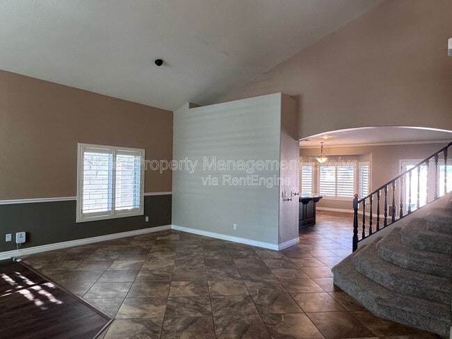 Building Photo - 10426 E Dolphin Ave