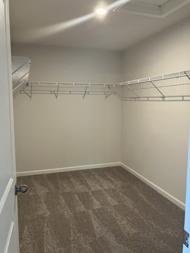 Building Photo - 499 Volunteer Park Road