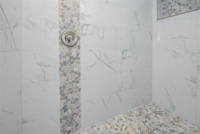 Building Photo - 10226 Envoy St