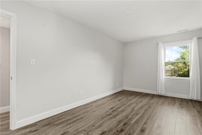 Building Photo - 1544 Crescent Pointe Ln