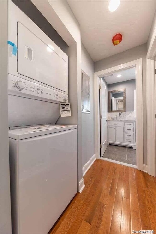 Building Photo - 237 W Market St