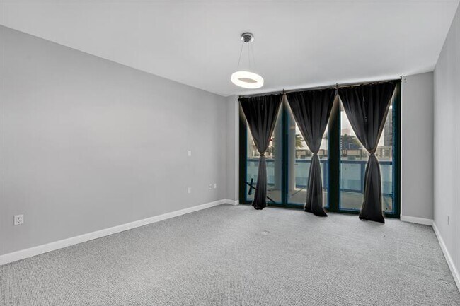 Building Photo - 333 Las Olas Way