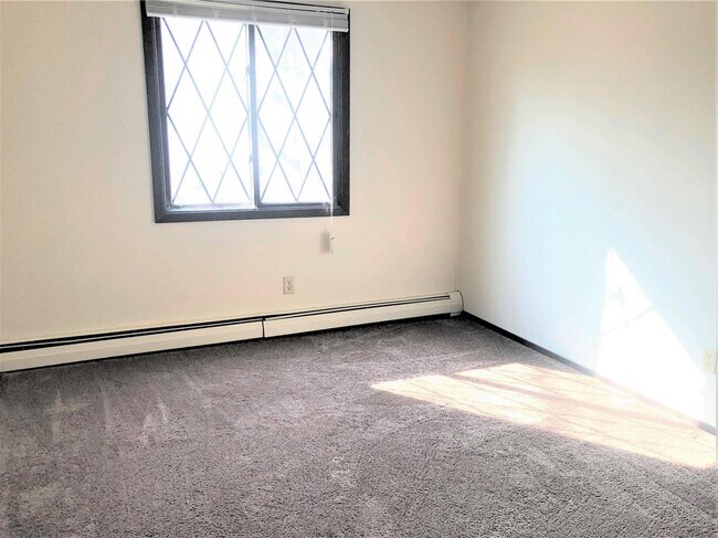 Building Photo - 2442 Chalet Gardens Ct