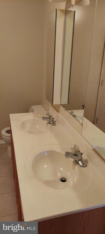 Building Photo - 8089 Brookstone Ct