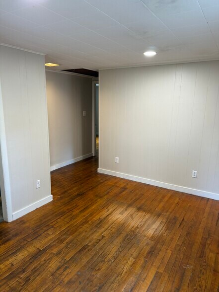 Building Photo - 46 E Hummelstown St