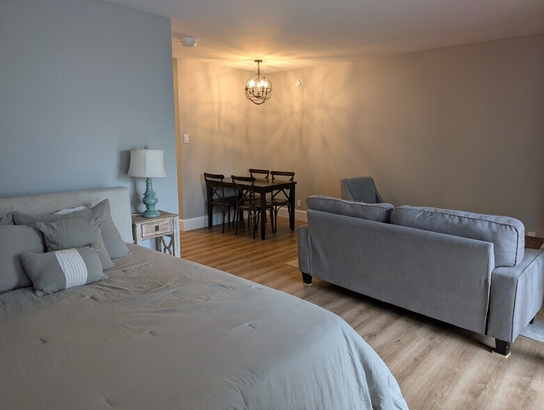 Building Photo - 300 M St SW