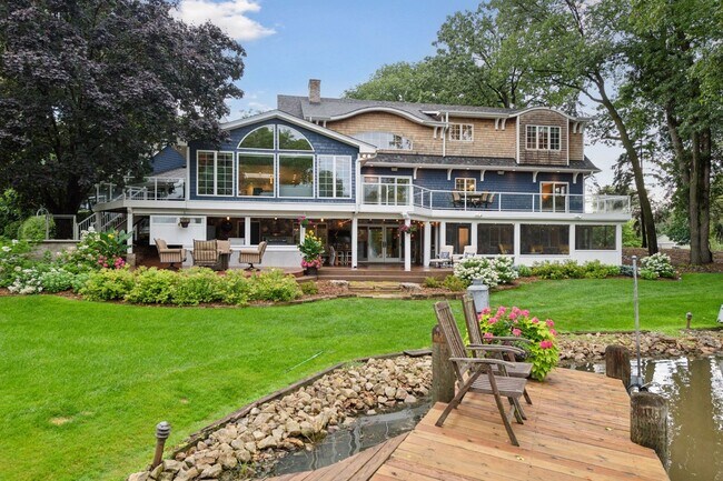 Building Photo - Minnetonka Lakeshore