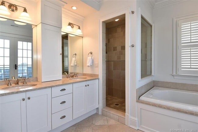 Building Photo - 50 Shorefront Park