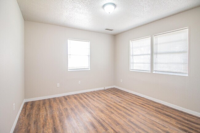 Building Photo - 1408 24th St