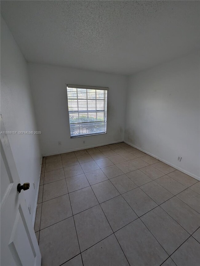 Building Photo - 720 NW 15th Terrace