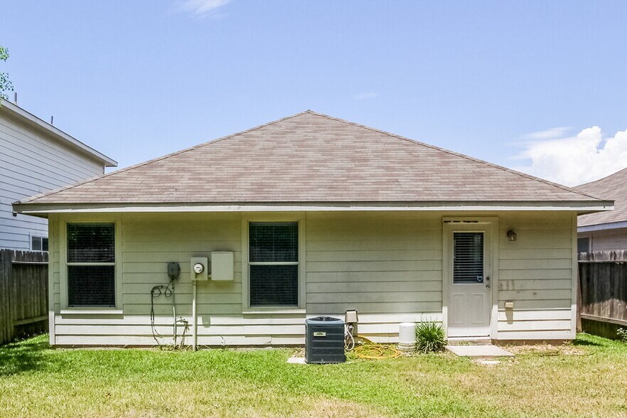 Building Photo - 7239 Winter Song Dr