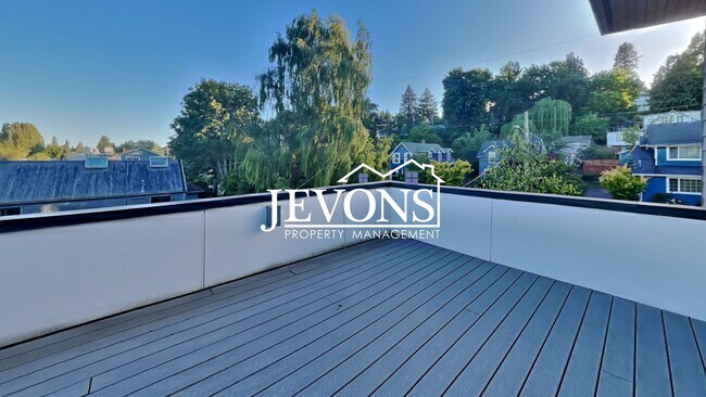 Building Photo - 5BR/4.5BA House in Seattle -- Available Now!