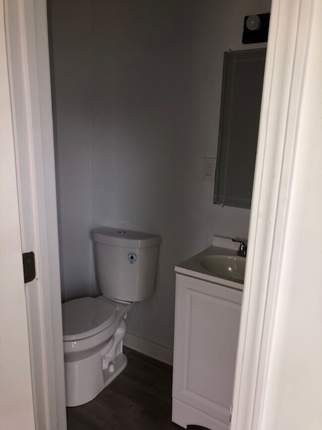 Building Photo - FEBRUARY MOVE SPECIAL! FIRST MONTH FREE!!