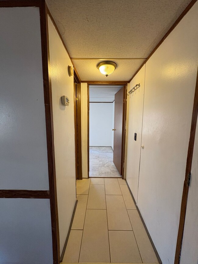 Building Photo - Spacious singlewide on private lot!