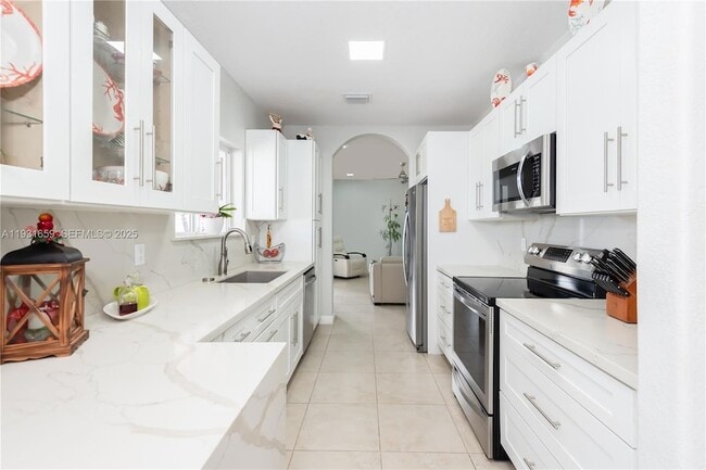 Building Photo - 18361 SW 154th Ave