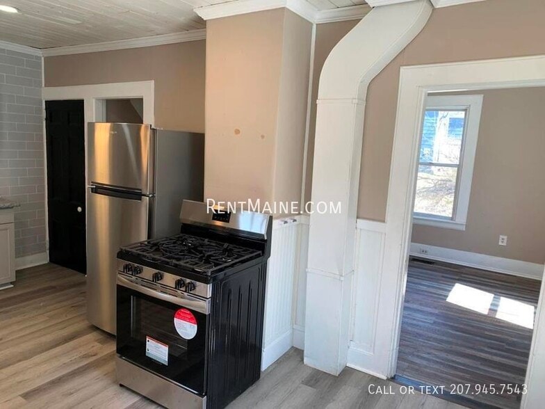 Building Photo - 74 Fruit St