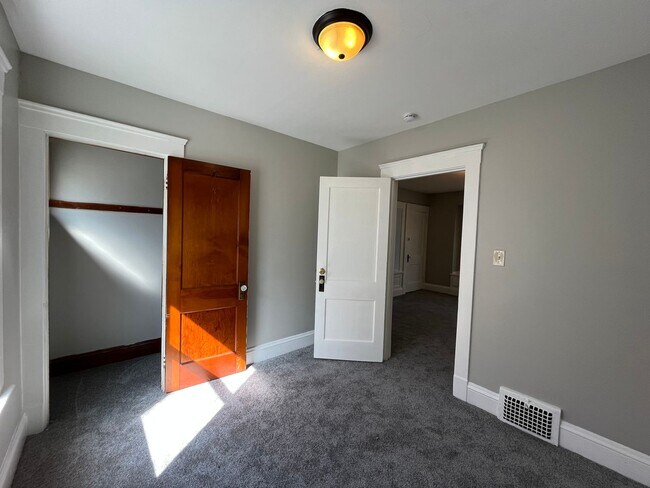 Building Photo - 3339 W.84th