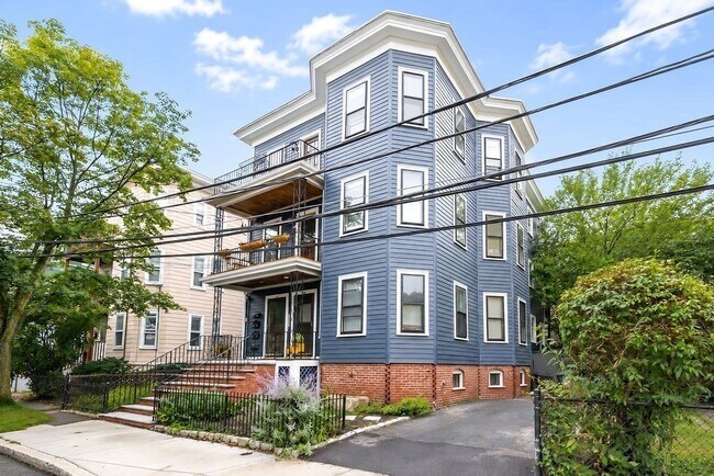 Building Photo - 56 Gorham St