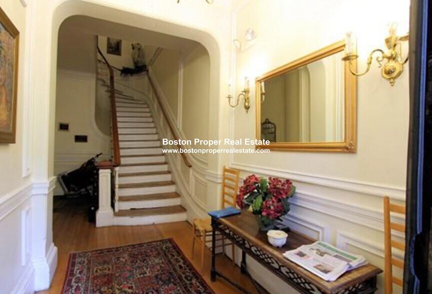 Building Photo - 85 Marlborough St