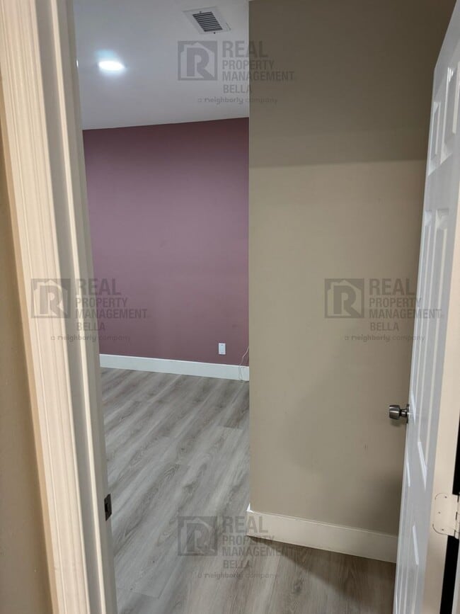 Building Photo - Remodeled Single-Story Corner Lot Home wit...