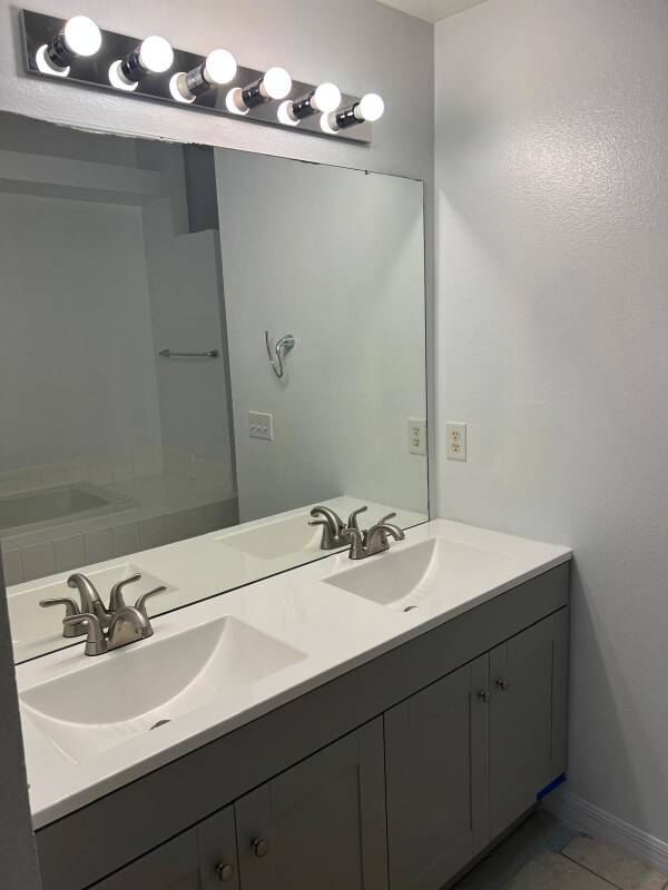 Building Photo - 363 Caribbean Dr