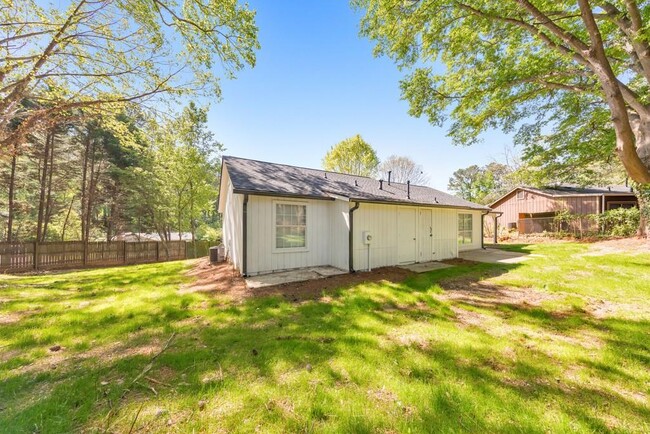 Building Photo - 8453 Alden Dr