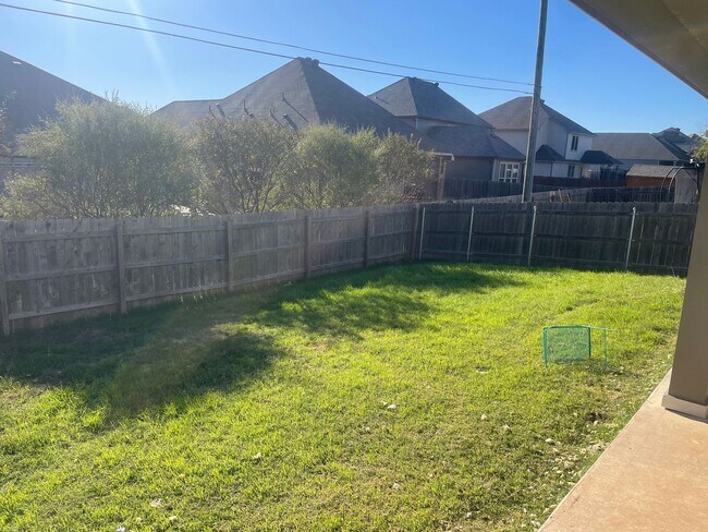 Building Photo - 7809 Montclair Dr