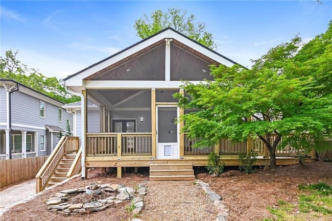 Building Photo - 2134 Delano Dr NE