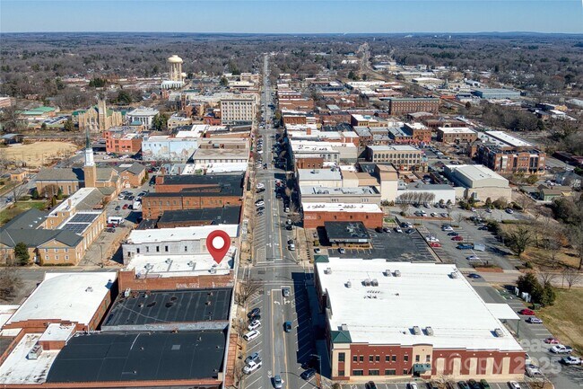 Building Photo - 300 S Main St