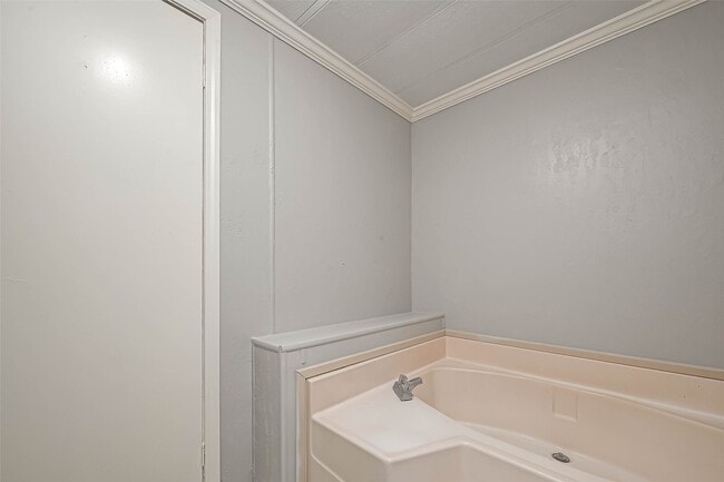 Building Photo - 14572 Hasara Ln