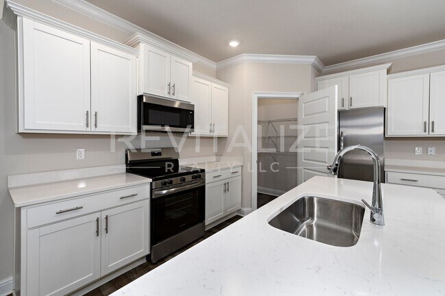 Building Photo - 14543 Dayton Cir