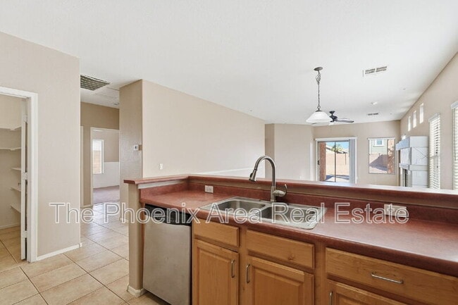 Building Photo - 310 Mountain View Rd