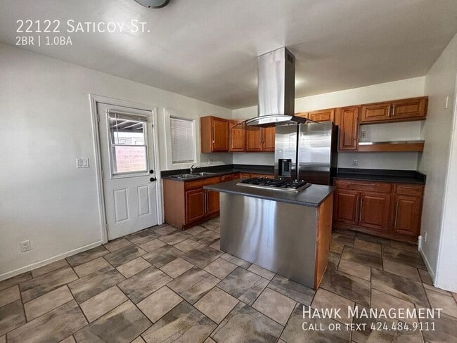Building Photo - 22122 Saticoy St