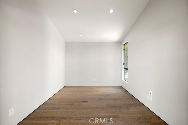 Building Photo - 9336 Lloydcrest Dr