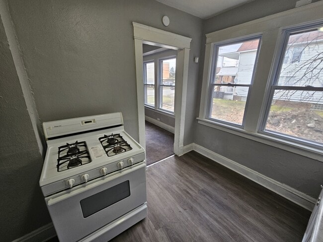 Building Photo - 11008 Kinsman Rd