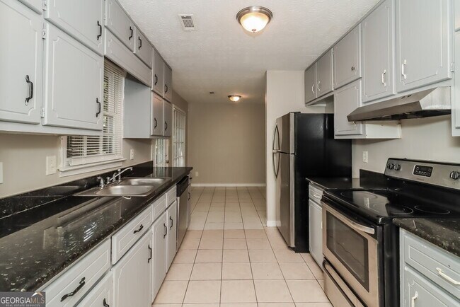 Building Photo - 500 Laurel Dr